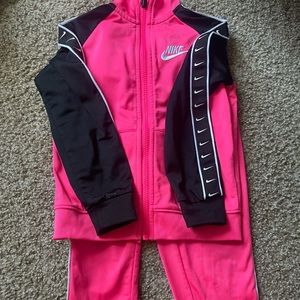 BUNDLE Nike toddler girl sweatsuits
